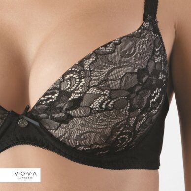 Aphelia molded push-up bra 3